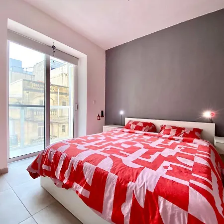 Central Private En-Suite With Balcony In Shared Residence Pietà Exterior photo